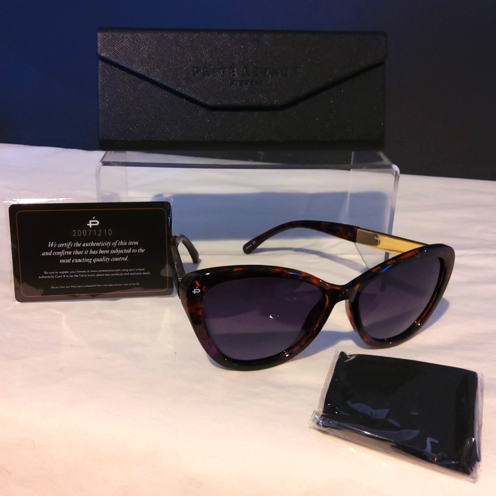 Prive' Revaux Stylish Sunglasses NWOT